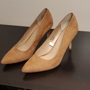 Tan suede pumps heels